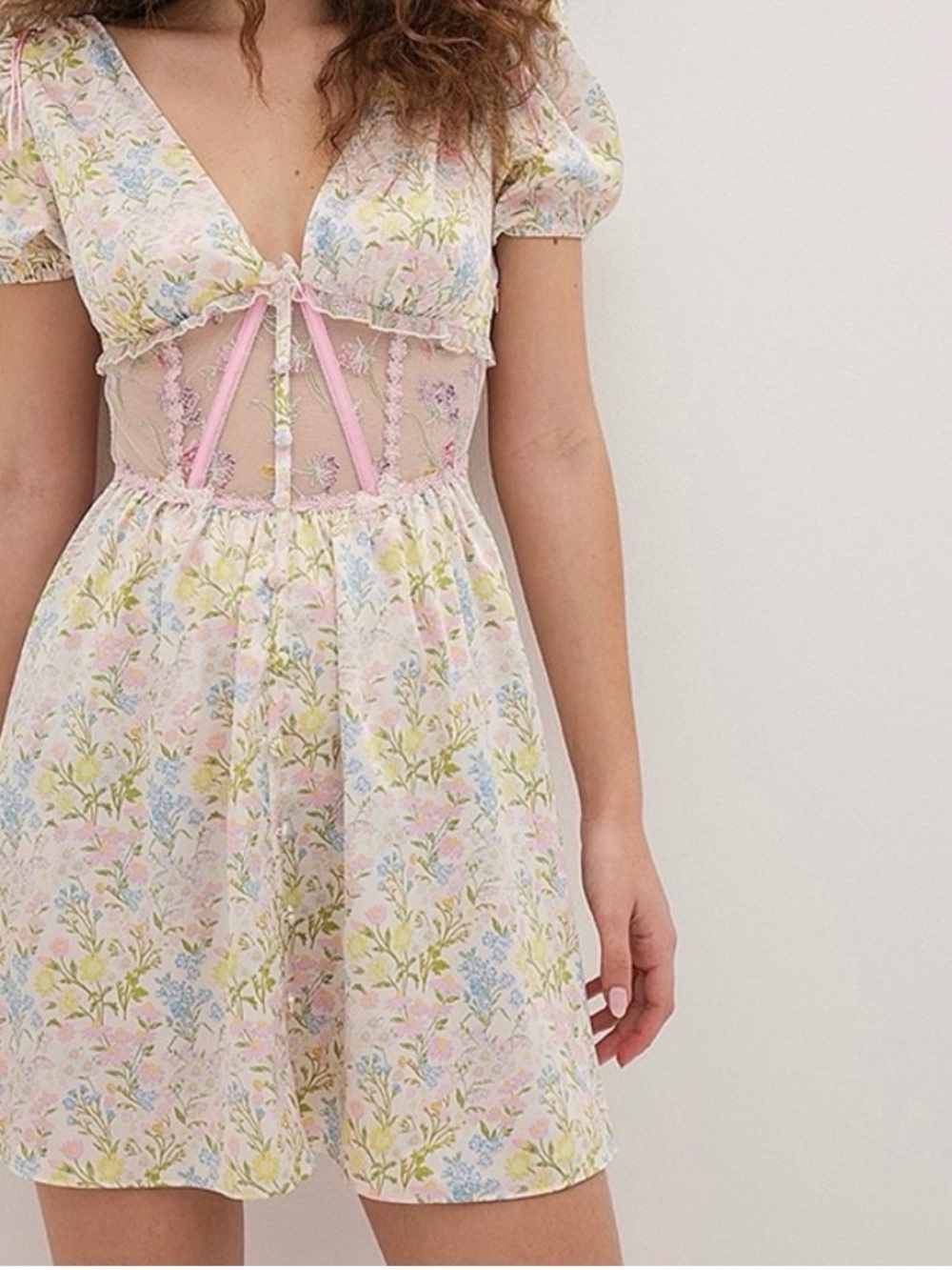 For Love and Lemons Glitter
Garden Cap Sleeve Slip Dress XS